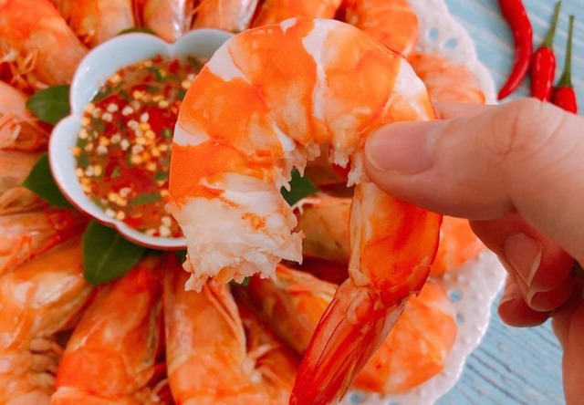 Bí quyết ba đời luộc tôm đỏ au, ngọt thịt lại không tanh: Tết này mời bạn áp dụng thử- Ảnh 1. Bí quyết ba đời luộc tôm đỏ au, ngọt thịt lại không tanh: Tết này mời bạn áp dụng thử- Ảnh 1.