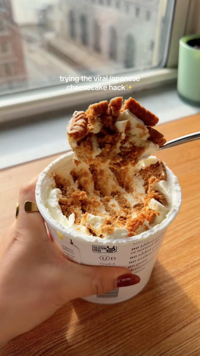 Rộ trào lưu nhét bánh quy vào sữa chua làm cheesecake, nhưng sao lại bị chê 