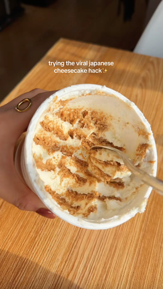 Rộ trào lưu nhét bánh quy vào sữa chua làm cheesecake, nhưng sao lại bị chê 