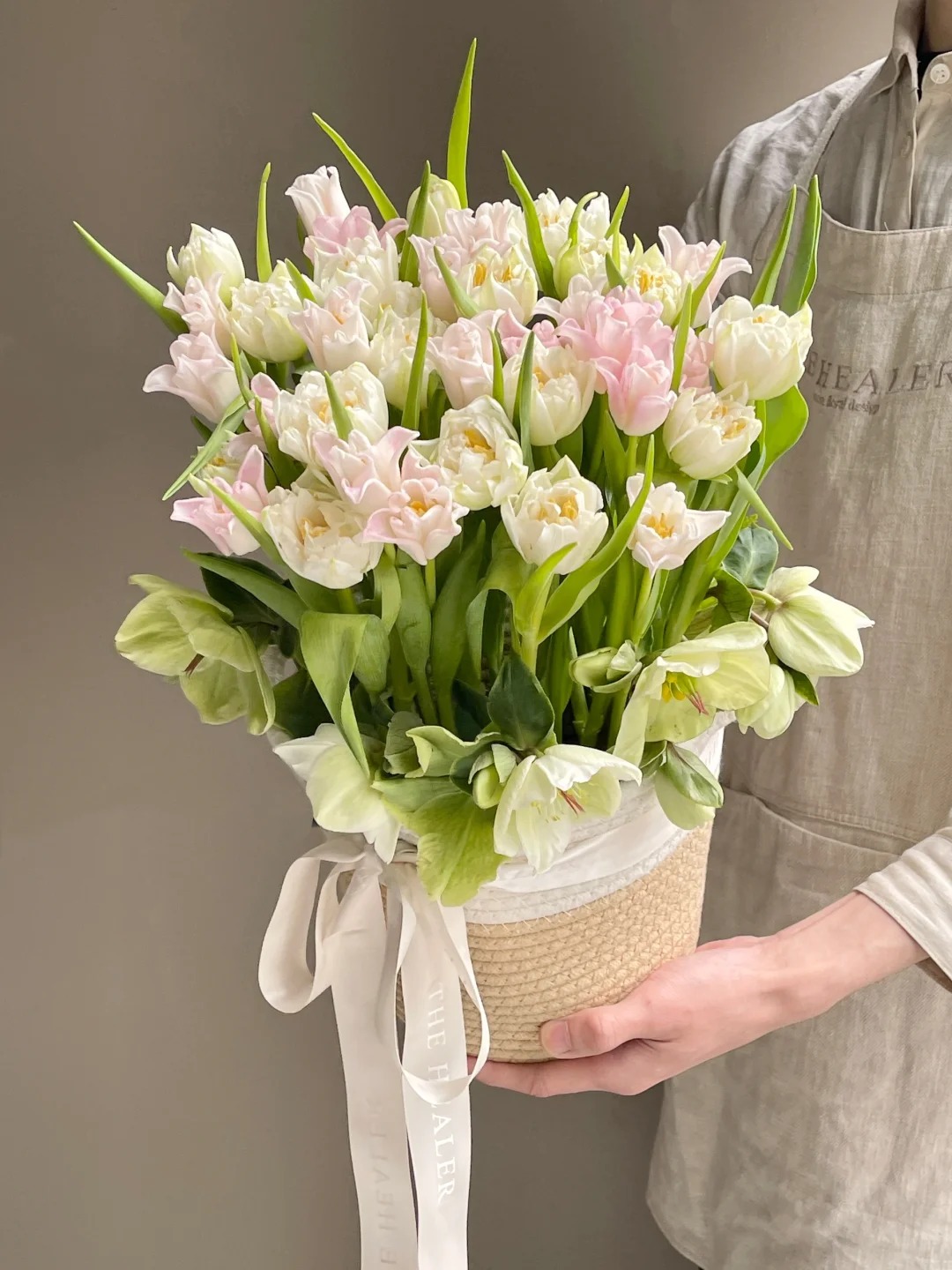 Đừng chỉ cắm lay ơn hay thược dược, Tết này thử ngay loài hoa "đổi màu" diệu kỳ: Ban đầu trắng muốt, càng ngắm càng ra tiền!- Ảnh 17.