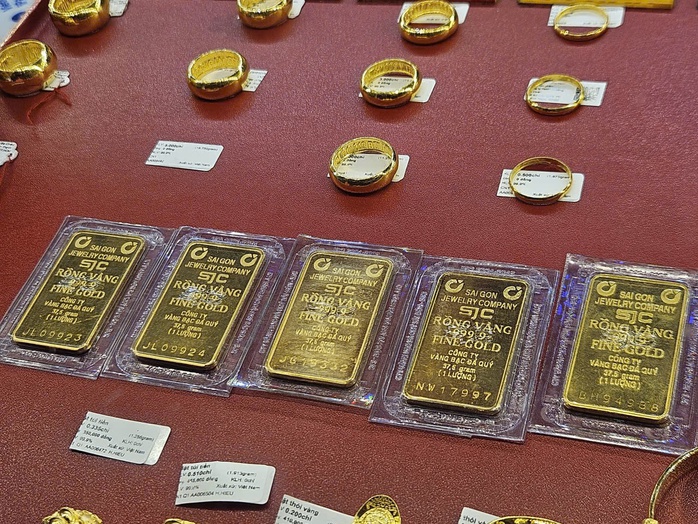 Giá vàng nhẫn tăng nhanh hơn vàng miếng SJC Tối 27 - 1 , 2026 - Ảnh 2.