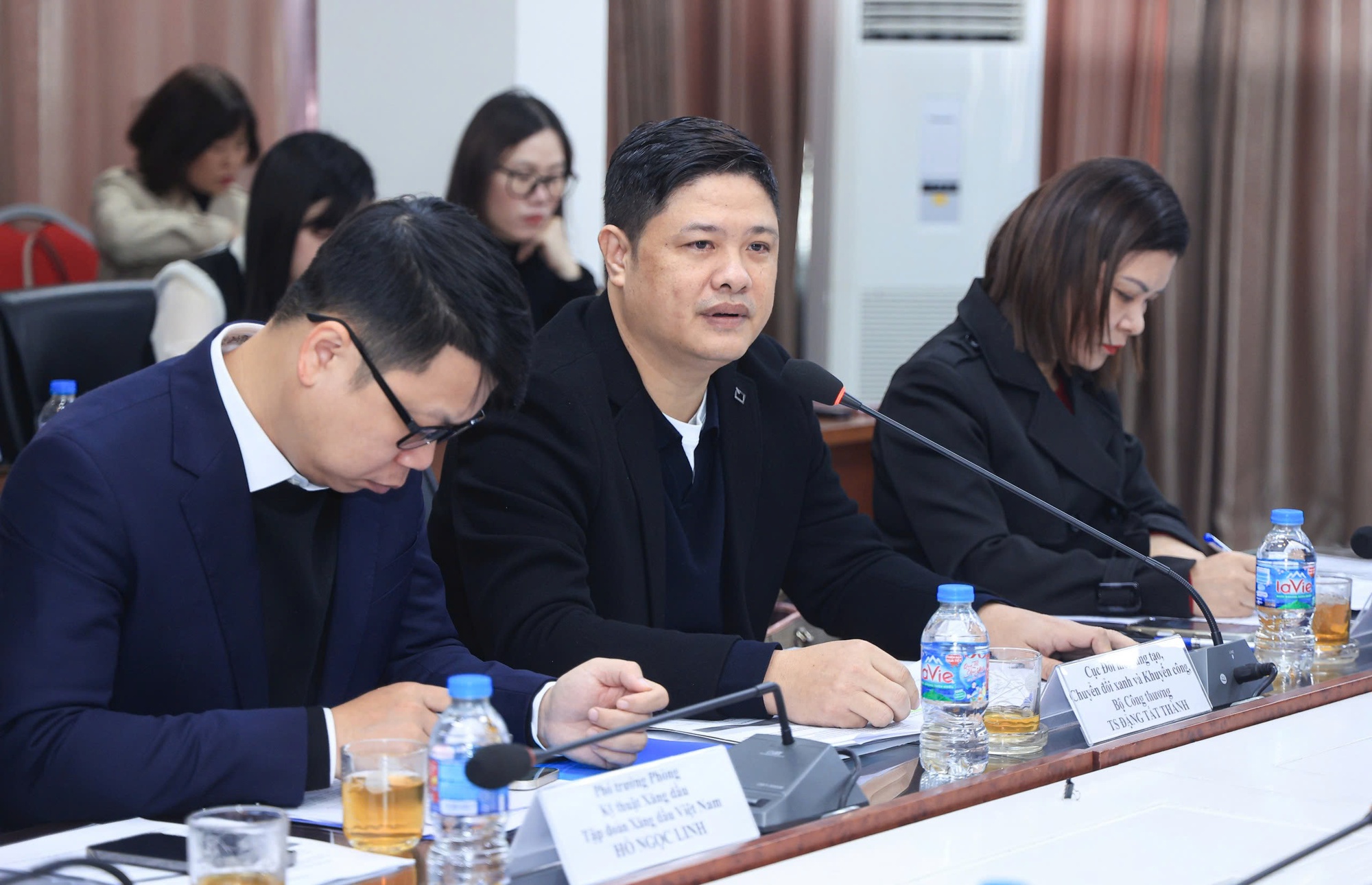 Chuyển đổi sang xăng E10 , Việt Nam đã sẵn sàng cho tương lai năng lượng xanh - Ảnh 1.