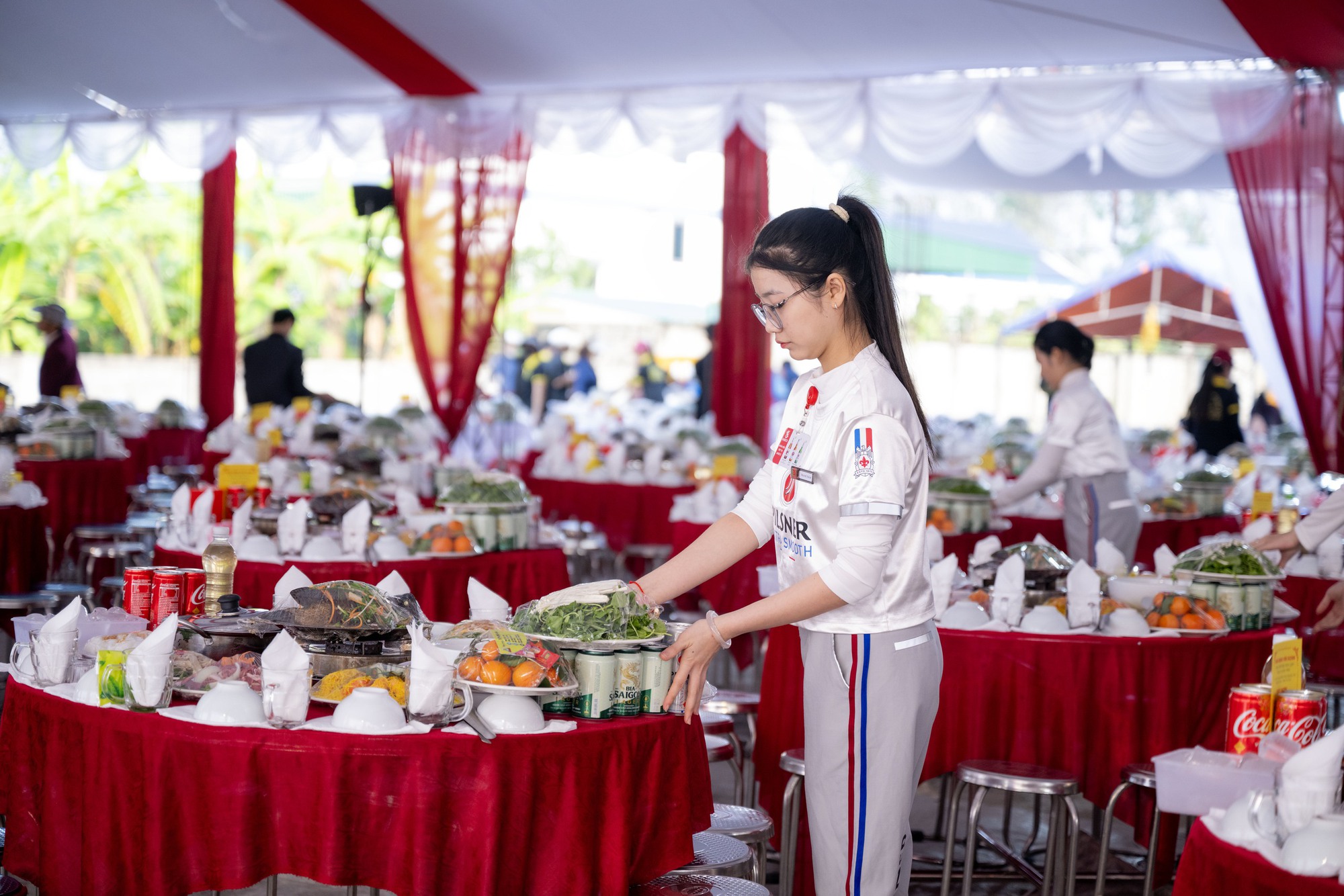 180 mâm cỗ nhà Đình Bắc hôm nay- Ảnh 5. 180 mâm cỗ nhà Đình Bắc hôm nay- Ảnh 5.