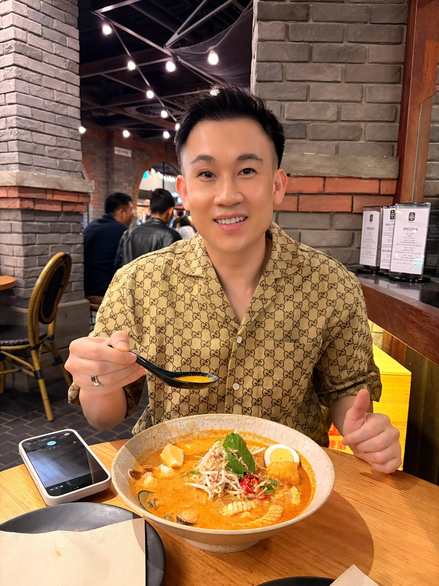 Em trai Hoài Linh rao bán gấp biệt thự 17 tỷ đồng ở Mỹ- Ảnh 2.