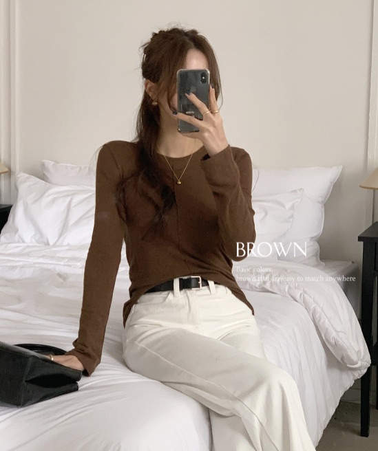 Trời ấm là phải mặc ngay áo thun dài tay với 5 công thức siêu trẻ- Ảnh 7. Trời ấm là phải mặc ngay áo thun dài tay với 5 công thức siêu trẻ- Ảnh 7.