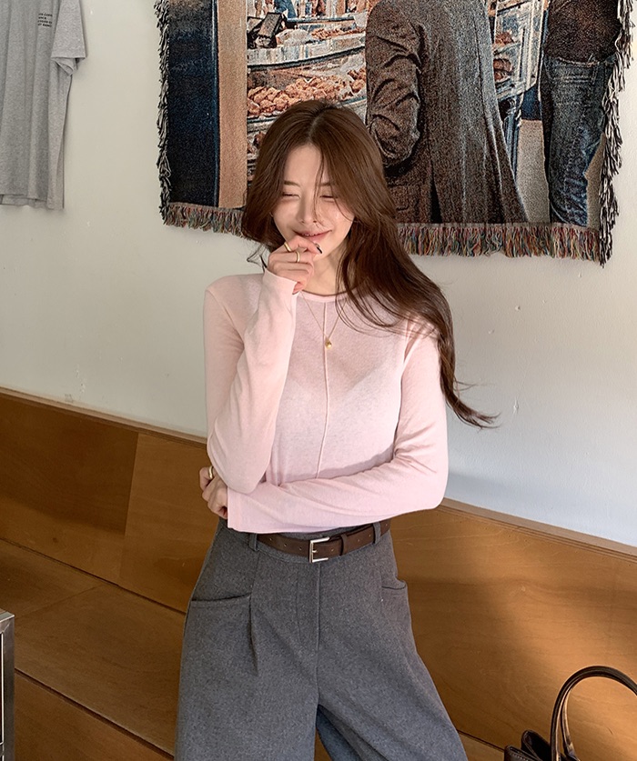 Trời ấm là phải mặc ngay áo thun dài tay với 5 công thức siêu trẻ- Ảnh 4. Trời ấm là phải mặc ngay áo thun dài tay với 5 công thức siêu trẻ- Ảnh 4.