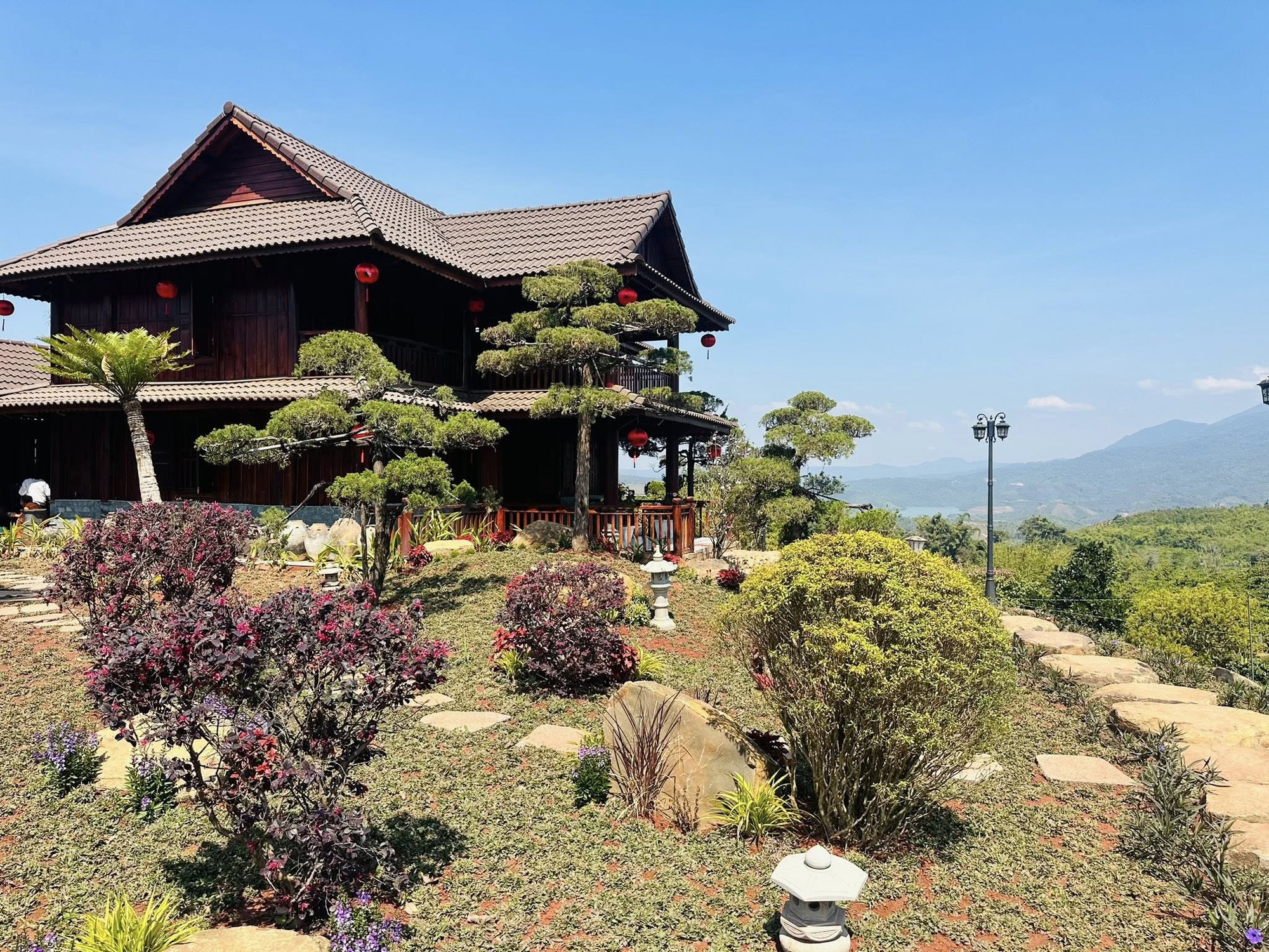 Cận cảnh biệt phủ 10.000m2, đẹp như resort ở Lâm Đồng của nam nghệ sĩ đình đám- Ảnh 3.