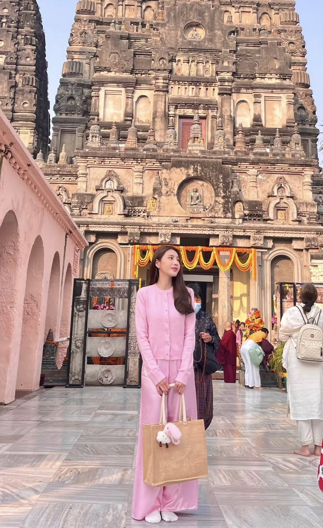 Thủy Tiên đăng ảnh ở Ấn Độ- Ảnh 2.