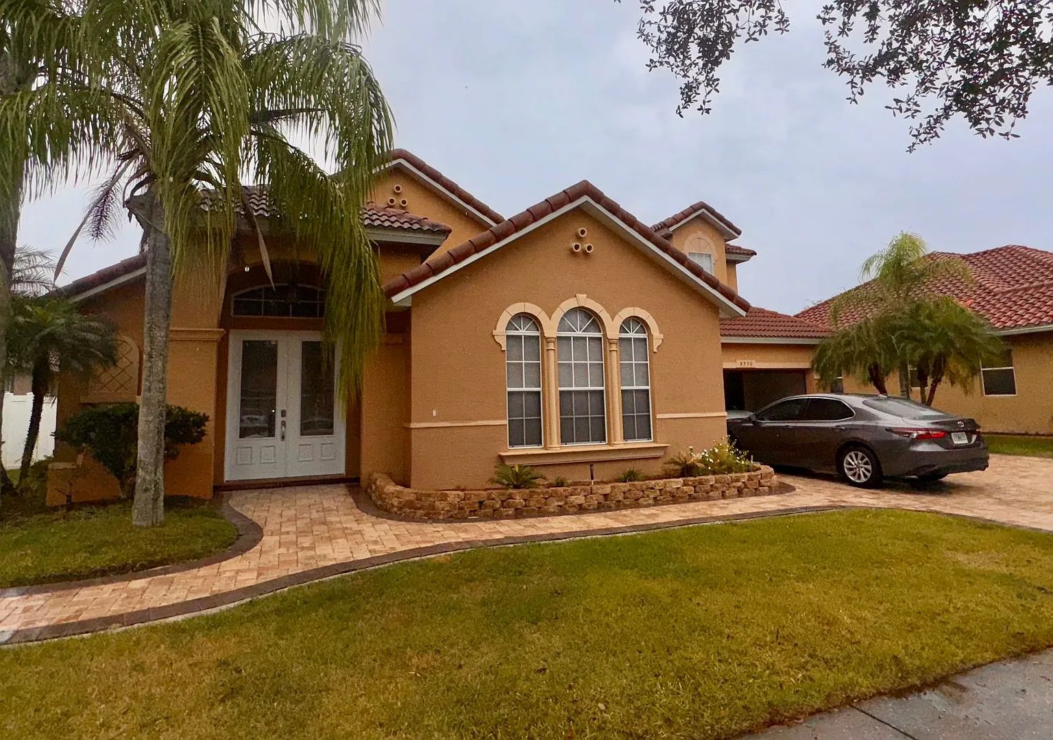 Em trai Hoài Linh rao bán gấp biệt thự 17 tỷ đồng ở Mỹ- Ảnh 1.