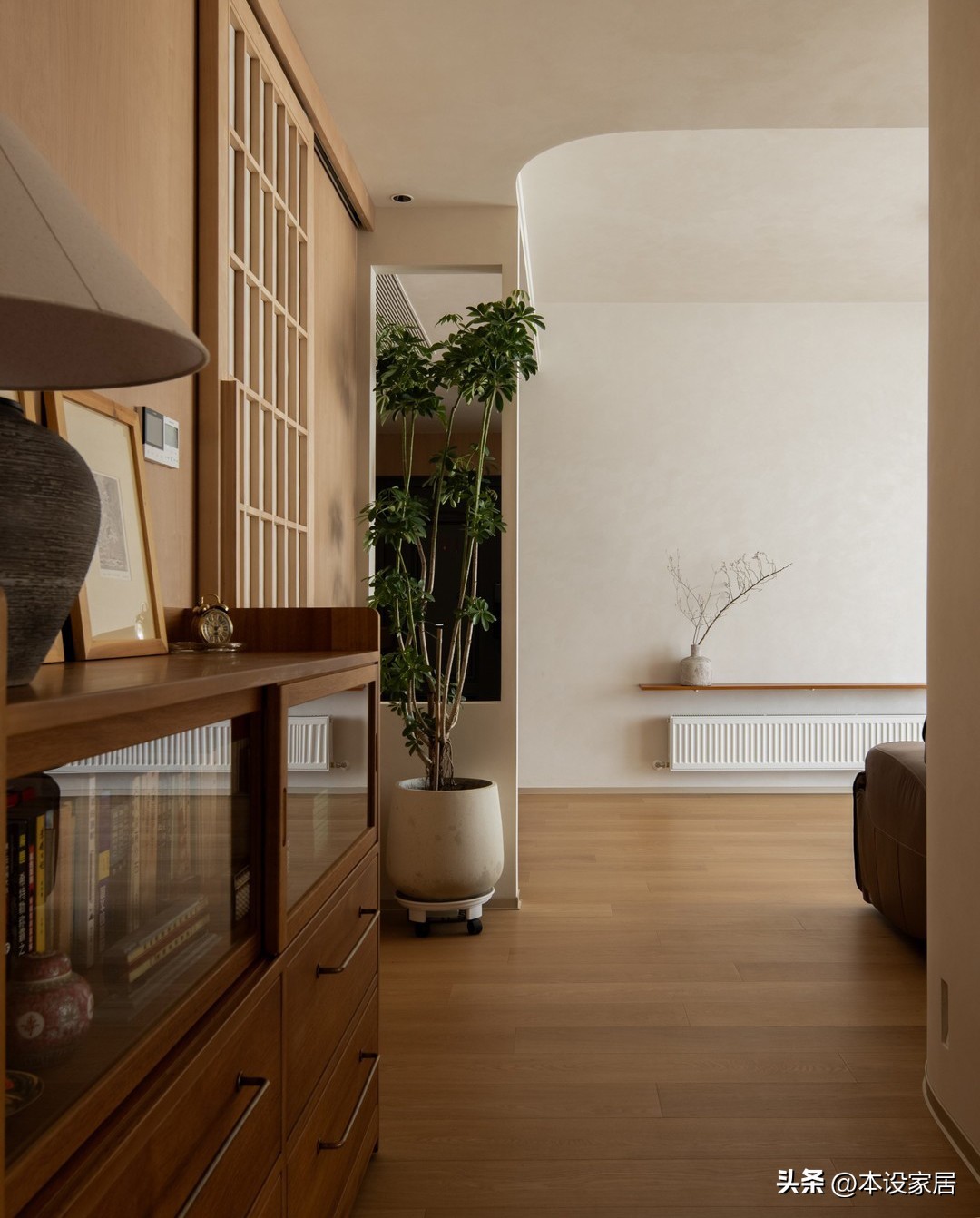 Cặp vợ chồng 70 tuổi sở hữu căn hộ gây sốt mạng xã hội: Chỉ riêng phòng khách đã được sao chép hàng loạt vì quá tinh tế- Ảnh 9.