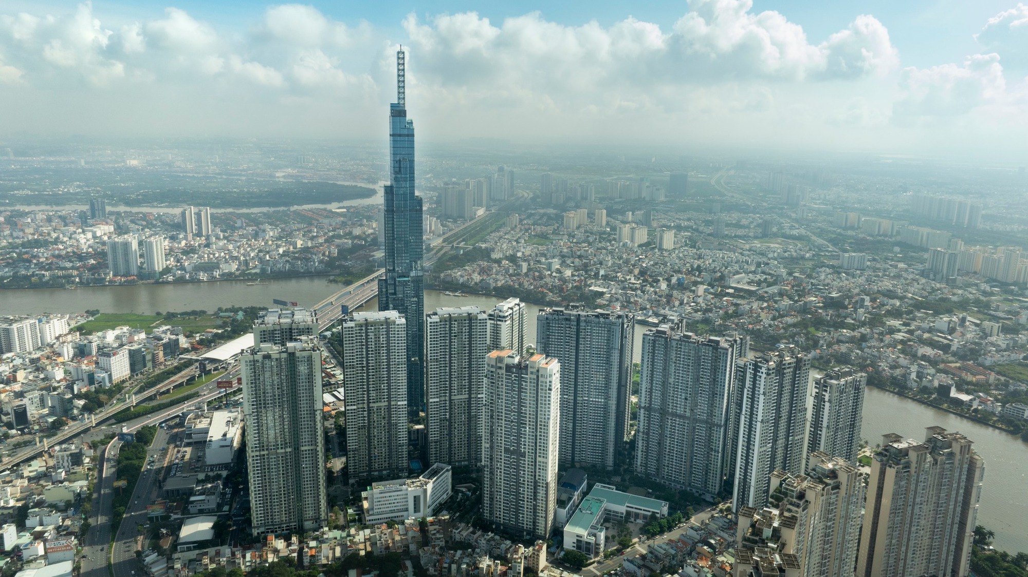 TP.HCM: Giá trung bình căn hộ mới chạm ngưỡng 160 triệu/m2, đại đô thị ngoại vi đứng trước bài toán tránh “đô thị ma” - Ảnh 1.