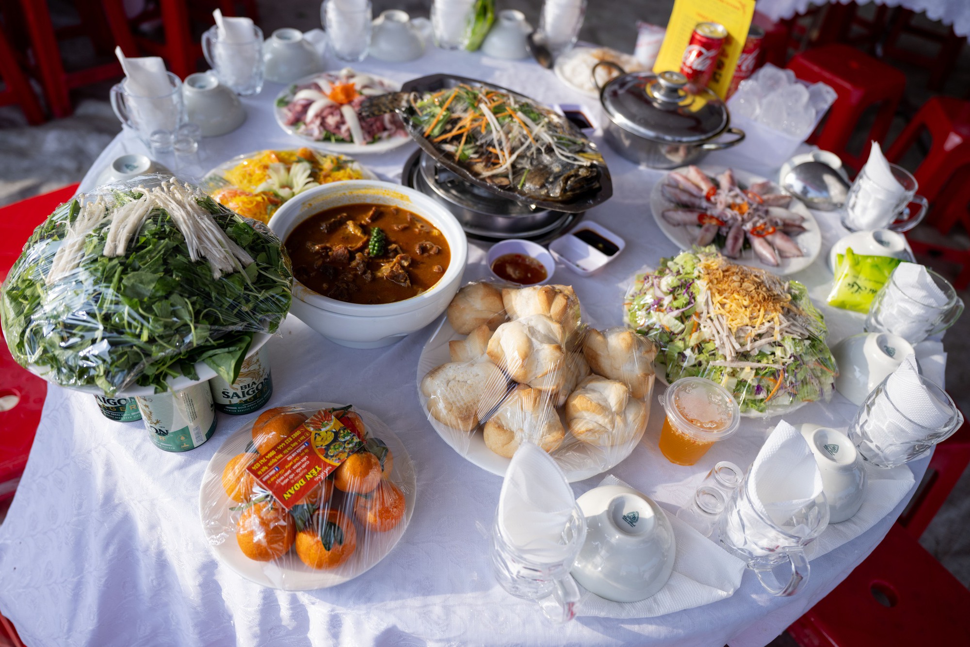 180 mâm cỗ nhà Đình Bắc hôm nay- Ảnh 7. 180 mâm cỗ nhà Đình Bắc hôm nay- Ảnh 7.