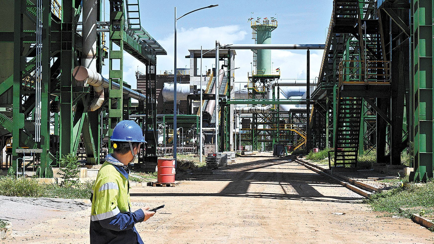 Đội vốn nghiêm trọng, hợp đồng sai sót, 2 nhà máy luyện kim có tổng vốn hơn 23.000 tỷ đồng do nhà thầu Trung Quốc xây dựng 'lọt vào tầm ngắm', 1 dự án chịu kết cục buồn- Ảnh 1.