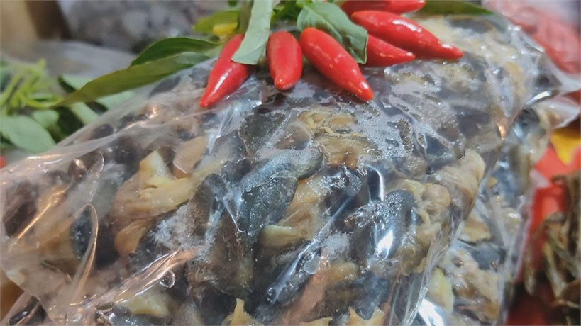 Triệt phá ‘xưởng’ dùng hoá chất ngâm 3 tấn thịt ốc bán ra thị trường: Natri silicate độc hại thế nào?- Ảnh 2.