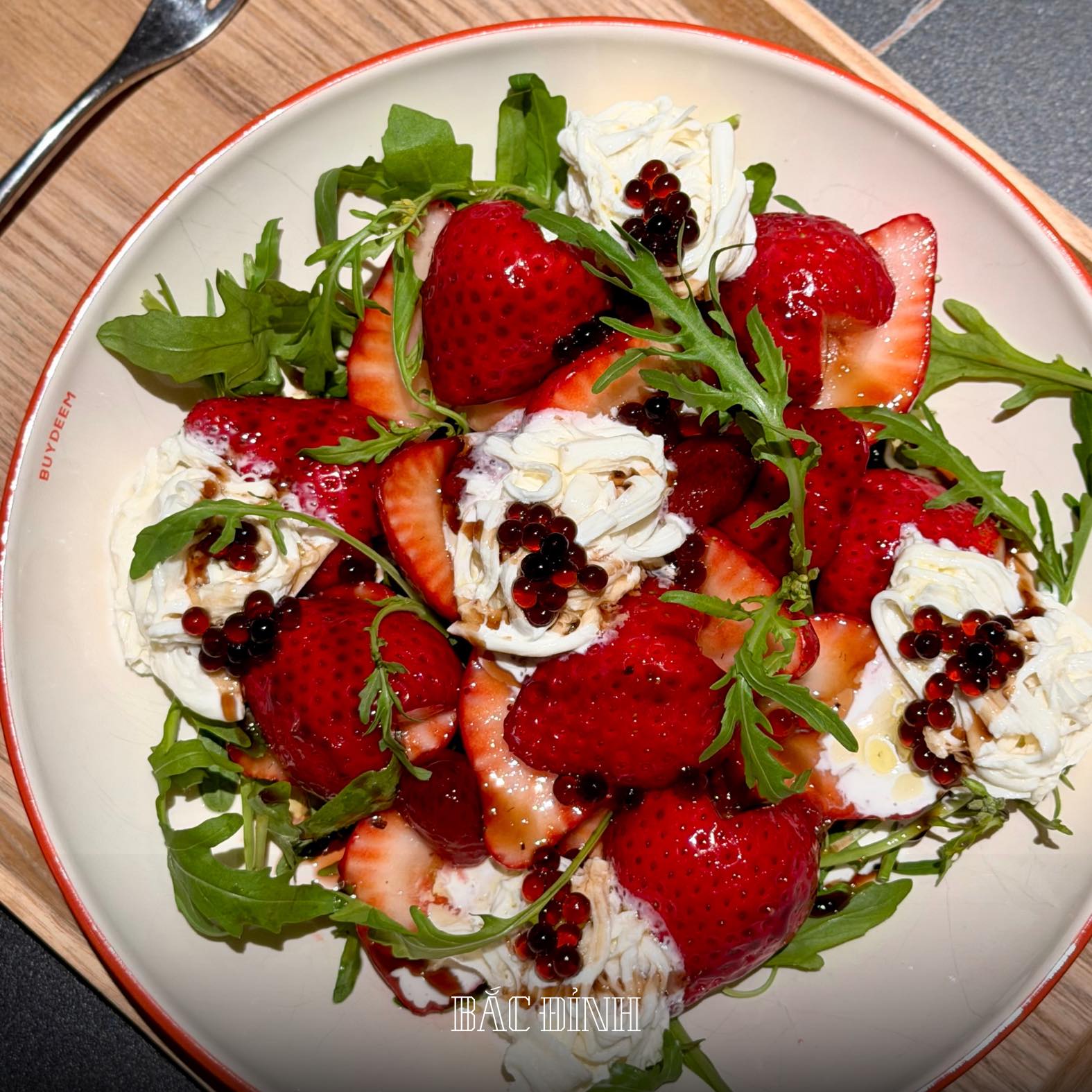 Giải mã món salad dâu "đắt buốt ruột" 770k khuấy đảo MXH và công thức đu trend ngon chuẩn vị từ "nàng thơ" Hà Cúc - Ảnh 5.