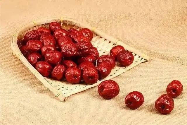 Một lần nữa táo đỏ lại gây chú ý: Bác sĩ chỉ ra 5 lợi ích sức khỏe rõ rệt khi ăn thường xuyên- Ảnh 3.