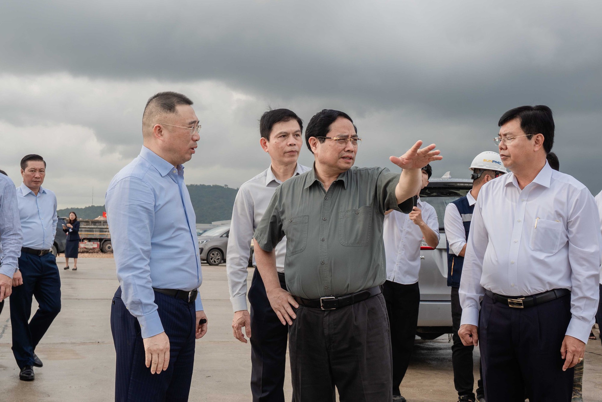 Thủ tướng đề nghị phát huy tinh thần "chỉ bàn làm, không bàn lùi" tại các dự án phục vụ APEC- Ảnh 5.