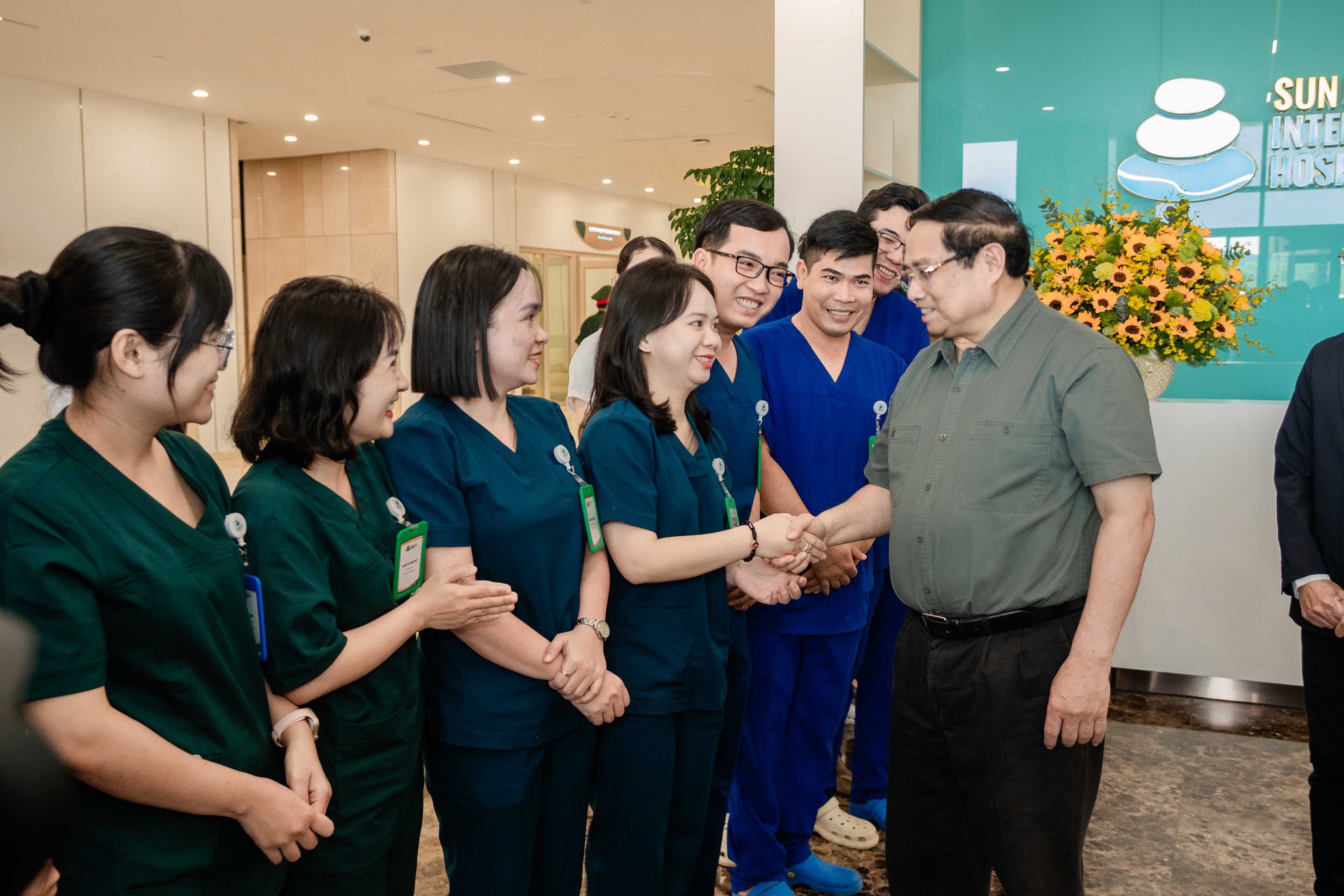 Thủ tướng đề nghị phát huy tinh thần "chỉ bàn làm, không bàn lùi" tại các dự án phục vụ APEC- Ảnh 16.