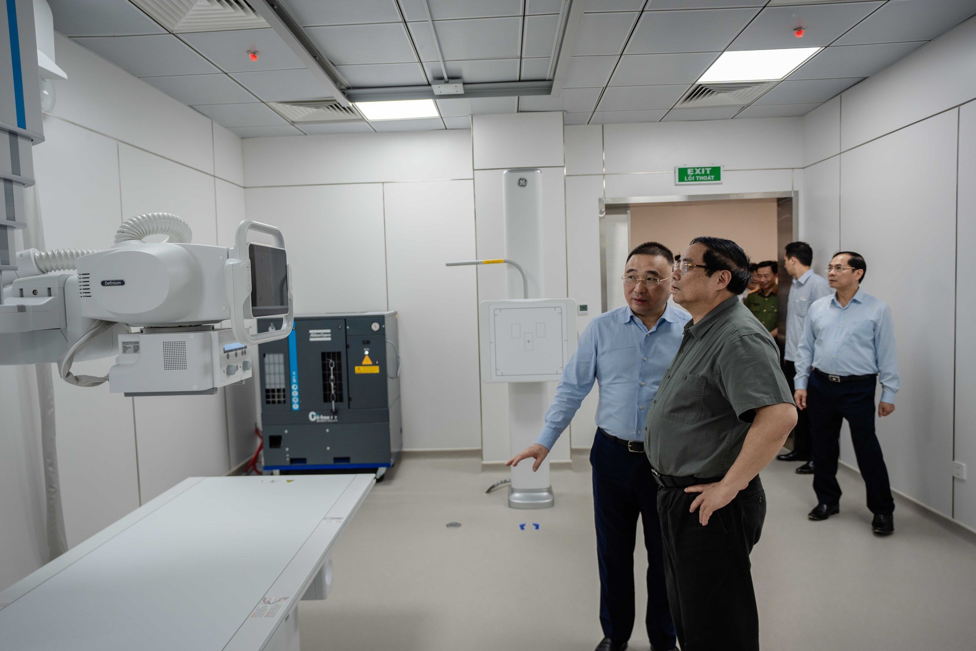 Thủ tướng đề nghị phát huy tinh thần "chỉ bàn làm, không bàn lùi" tại các dự án phục vụ APEC- Ảnh 21.