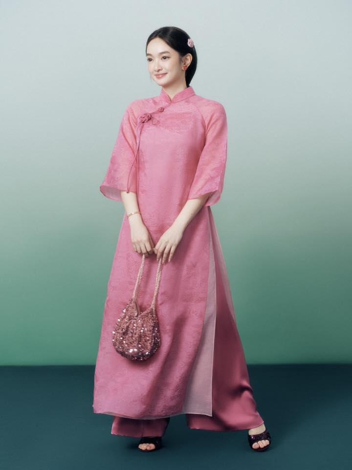 Drama săn áo dài ồn nhất lúc này: Mua khó hơn vàng, brand nhận bão phẫn nộ về cách xử lý- Ảnh 5. Drama săn áo dài ồn nhất lúc này: Mua khó hơn vàng, brand nhận bão phẫn nộ về cách xử lý- Ảnh 5.