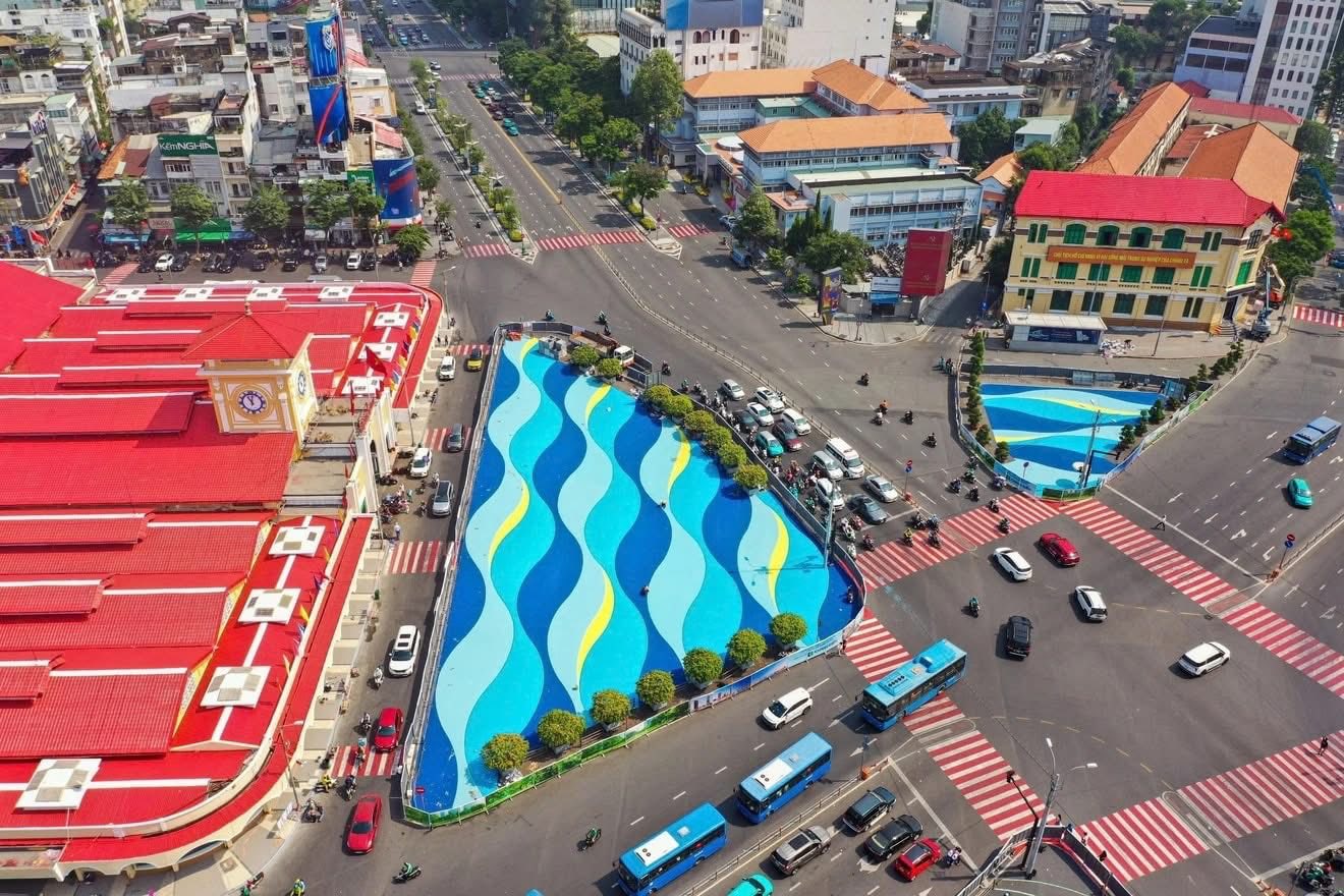 Cảnh tượng ngay lúc này tại khu chợ hơn 100 tuổi giữa TP.HCM: Nhiều người không tin vào mắt mình - Ảnh 5.