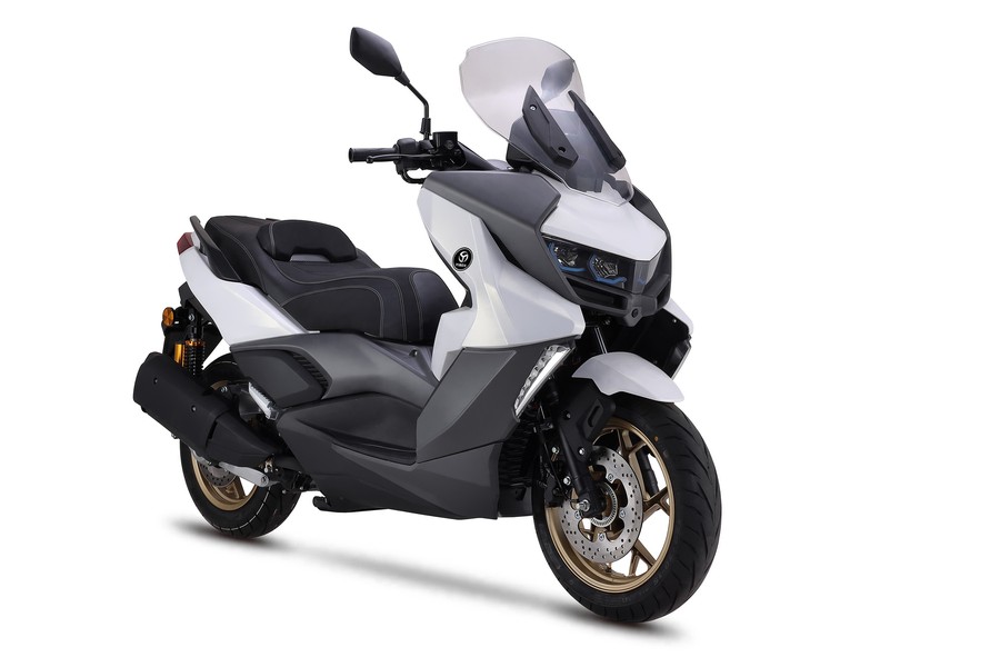 Xe tay ga 300cc giá chỉ hơn 70 triệu, bảo hành tận 6 năm: "Món hời" thế kỷ hay "cú lừa" từ hãng xe Trung Quốc? - Ảnh 1.