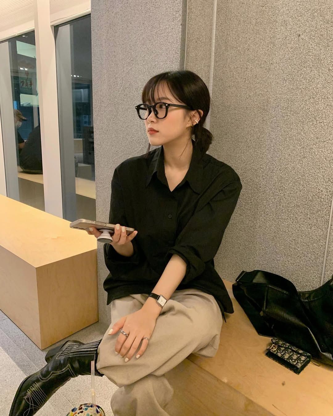 Giá vàng hơn 19 triệu/chỉ, người có 6 cây vàng trong tay “đứng ngồi không yên”- Ảnh 2.