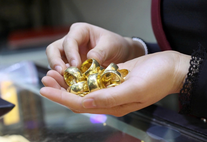 Giá vàng hơn 19 triệu/chỉ, một gái xinh khoe "bộ sưu tập": Từng bị mẹ ép mua vàng, giờ lại tự mình mê - Ảnh 3.