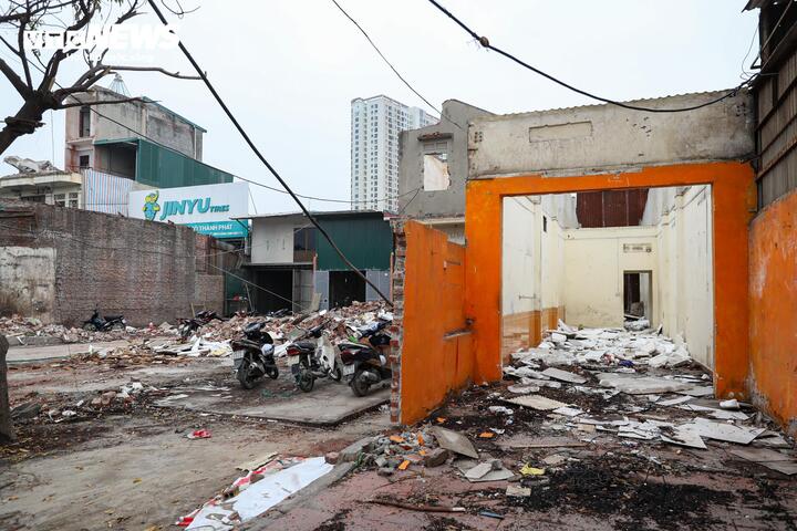 Hà Nội gấp rút giải phóng mặt bằng, đẩy nhanh thi công tuyến đường Tam Trinh- Ảnh 9.