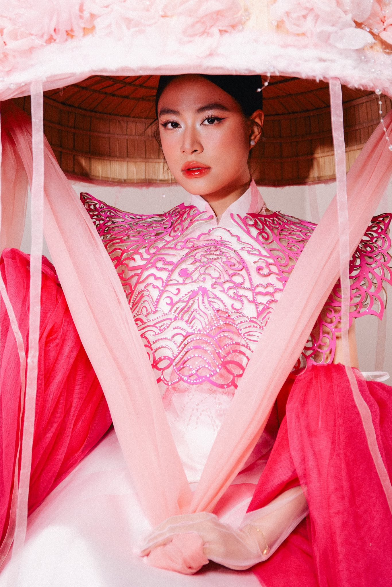 Tình hình của Hoàng Thùy Linh - Ảnh 1. Tình hình của Hoàng Thùy Linh - Ảnh 1.