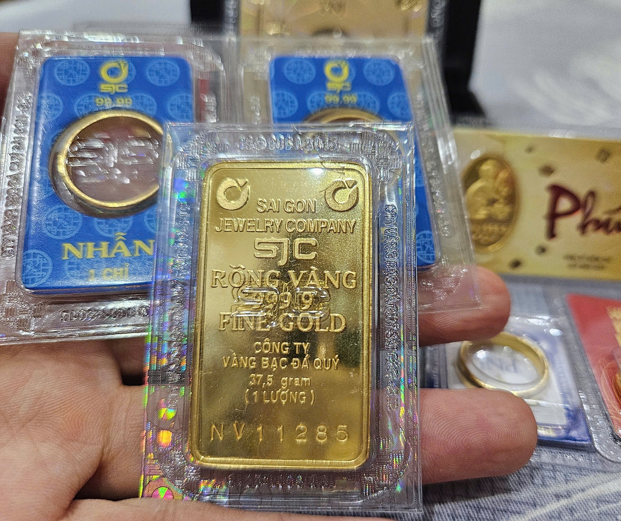 Giá vàng chiều nay vượt 191 triệu đồng, thông tin mới nhất về sàn giao dịch- Ảnh 1.