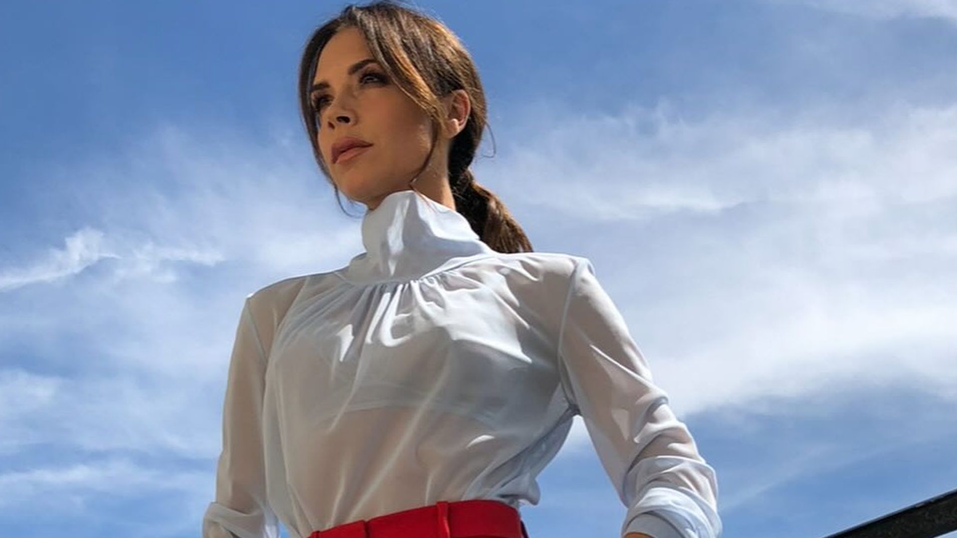 25 năm chỉ ăn cá và rau, Victoria Beckham cuối cùng cũng nói ra lý do: Một "cuộc chiến" âm thầm phía sau vẻ đẹp hoàn hảo- Ảnh 2.