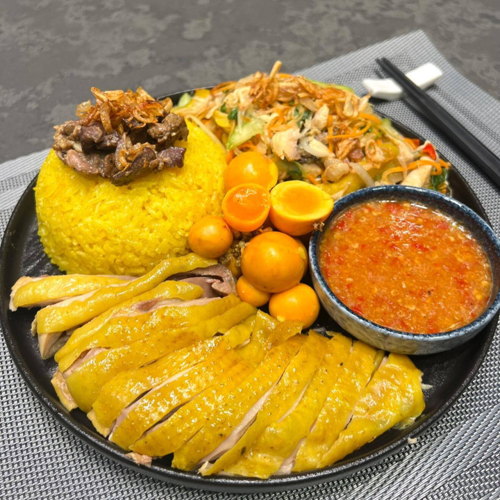 Không có bánh kem thành tựu, gen Z Hà Nội khoe ‘mâm cơm thành tựu 2025’- Ảnh 2.