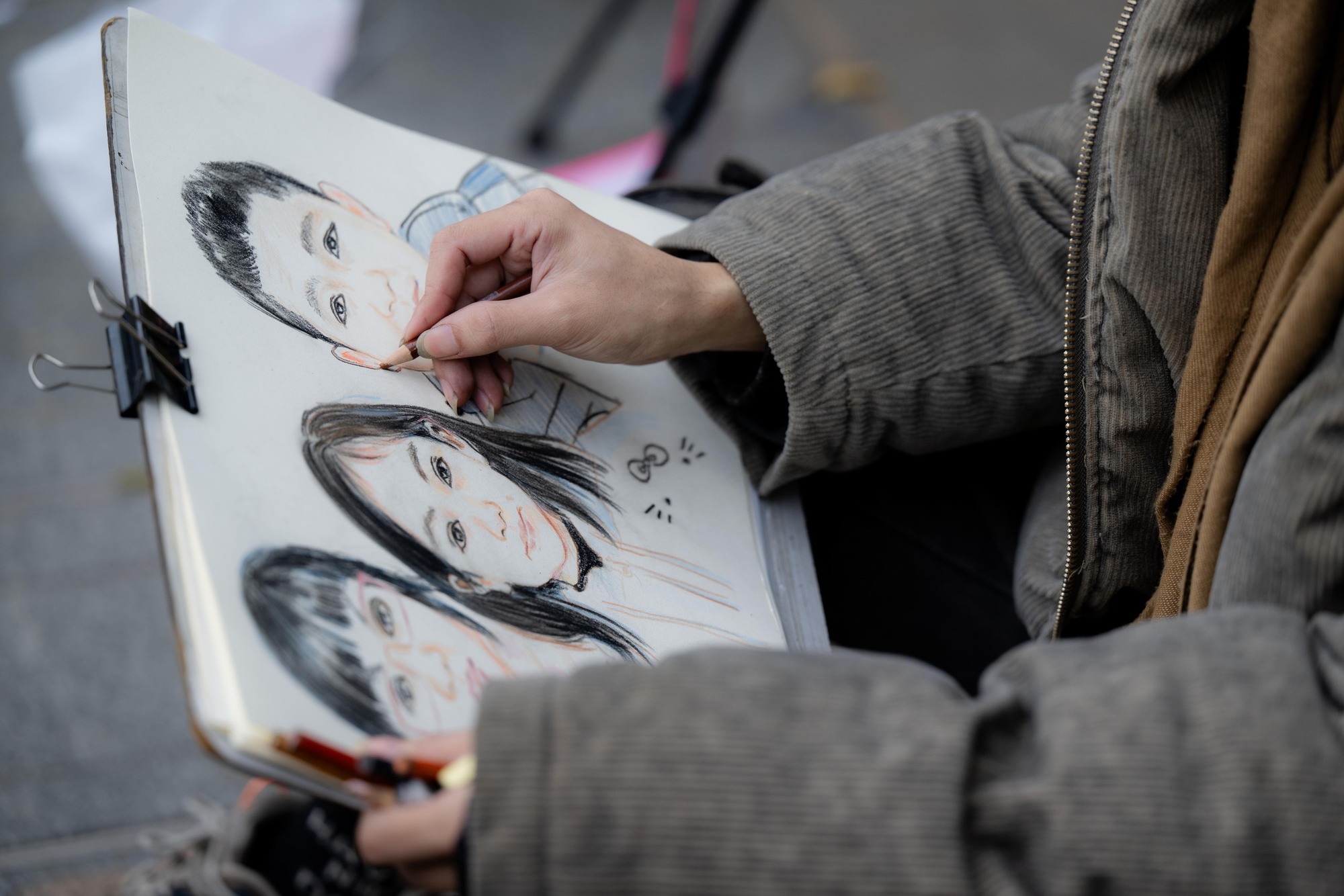 Một dịch vụ ở Hồ Gươm hốt bạc dịp Tết dương lịch, ung dung "đút túi" 3 triệu mỗi ngày- Ảnh 16. Một dịch vụ ở Hồ Gươm hốt bạc dịp Tết dương lịch, ung dung "đút túi" 3 triệu mỗi ngày- Ảnh 16.