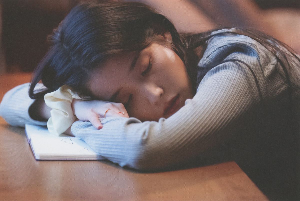 Mùa đông cứ làm 4 việc này, đừng hỏi sao mãi không hết gàu, còn làm tóc yếu và rụng nhiều hơn rõ, dùng thuốc xịn cũng chẳng bớt- Ảnh 3.