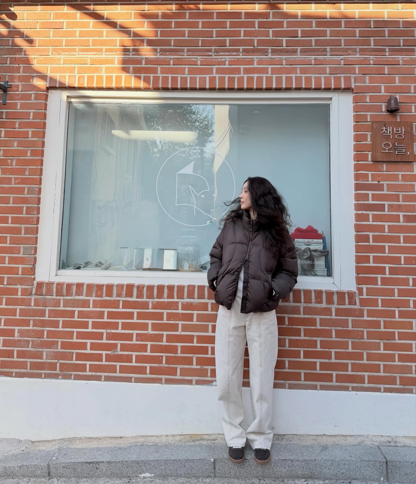 Sao Hàn ngoài 40 đều hack tuổi siêu đỉnh nhờ 5 món thời trang- Ảnh 11. Sao Hàn ngoài 40 đều hack tuổi siêu đỉnh nhờ 5 món thời trang- Ảnh 11.