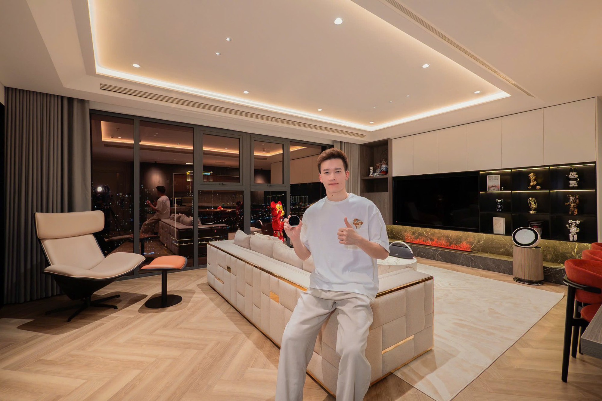 Cận cảnh căn hộ hơn chục tỷ sang - xịn mới tậu của "Quả bóng vàng" Hoàng Đức, sẵn sàng cho cuộc sống hôn nhân - Ảnh 7. Cận cảnh căn hộ hơn chục tỷ sang - xịn mới tậu của "Quả bóng vàng" Hoàng Đức, sẵn sàng cho cuộc sống hôn nhân - Ảnh 7.