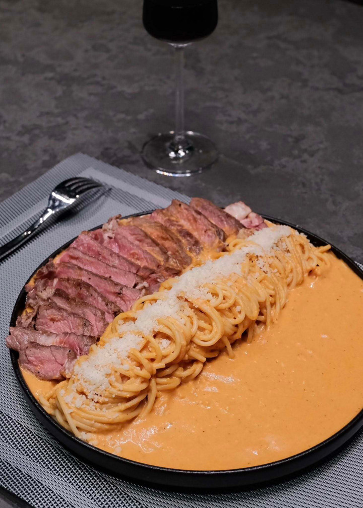 Không có bánh kem thành tựu, gen Z Hà Nội khoe ‘mâm cơm thành tựu 2025’- Ảnh 15.