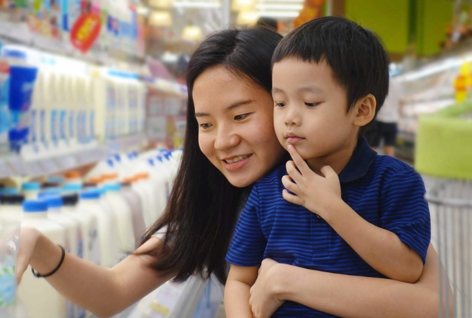 1 câu vô tình của rất nhiều cha mẹ khiến con mang cảm giác "KHÔNG XỨNG ĐÁNG" suốt đời!- Ảnh 1.