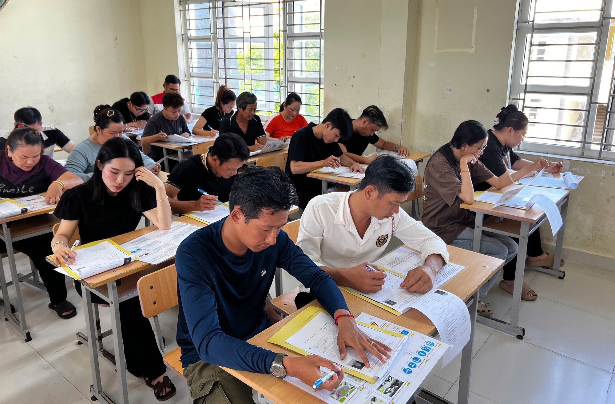 Thông tin mới nhất về chi phí sát hạch giấy phép lái xe - Ảnh 1.