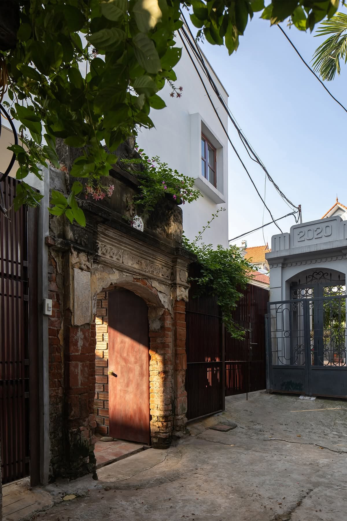 Ngôi nhà với chiếc cổng đặc biệt ở làng Ngọc Hồi- Ảnh 3.