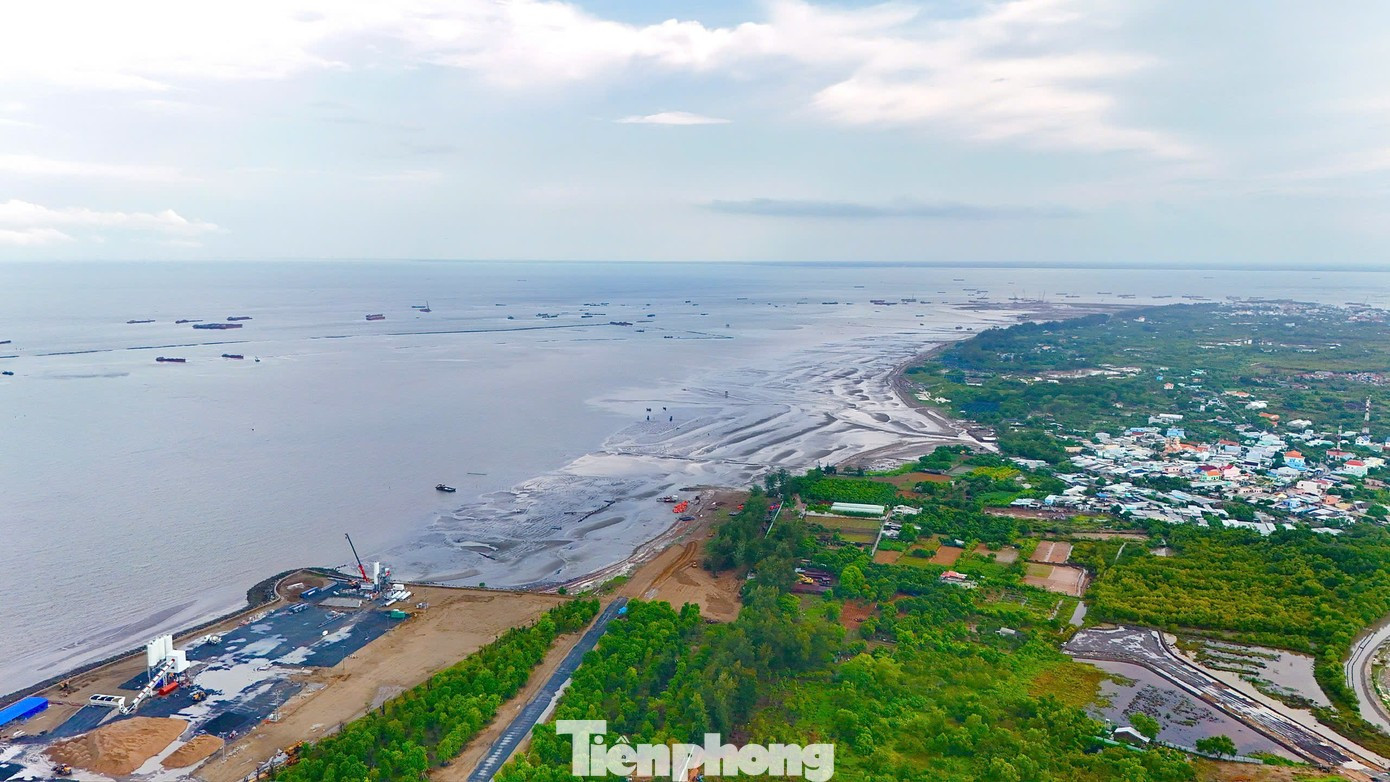 Điểm loạt siêu dự án tỷ USD đổ bộ thị trường bất động sản 2025- Ảnh 1.