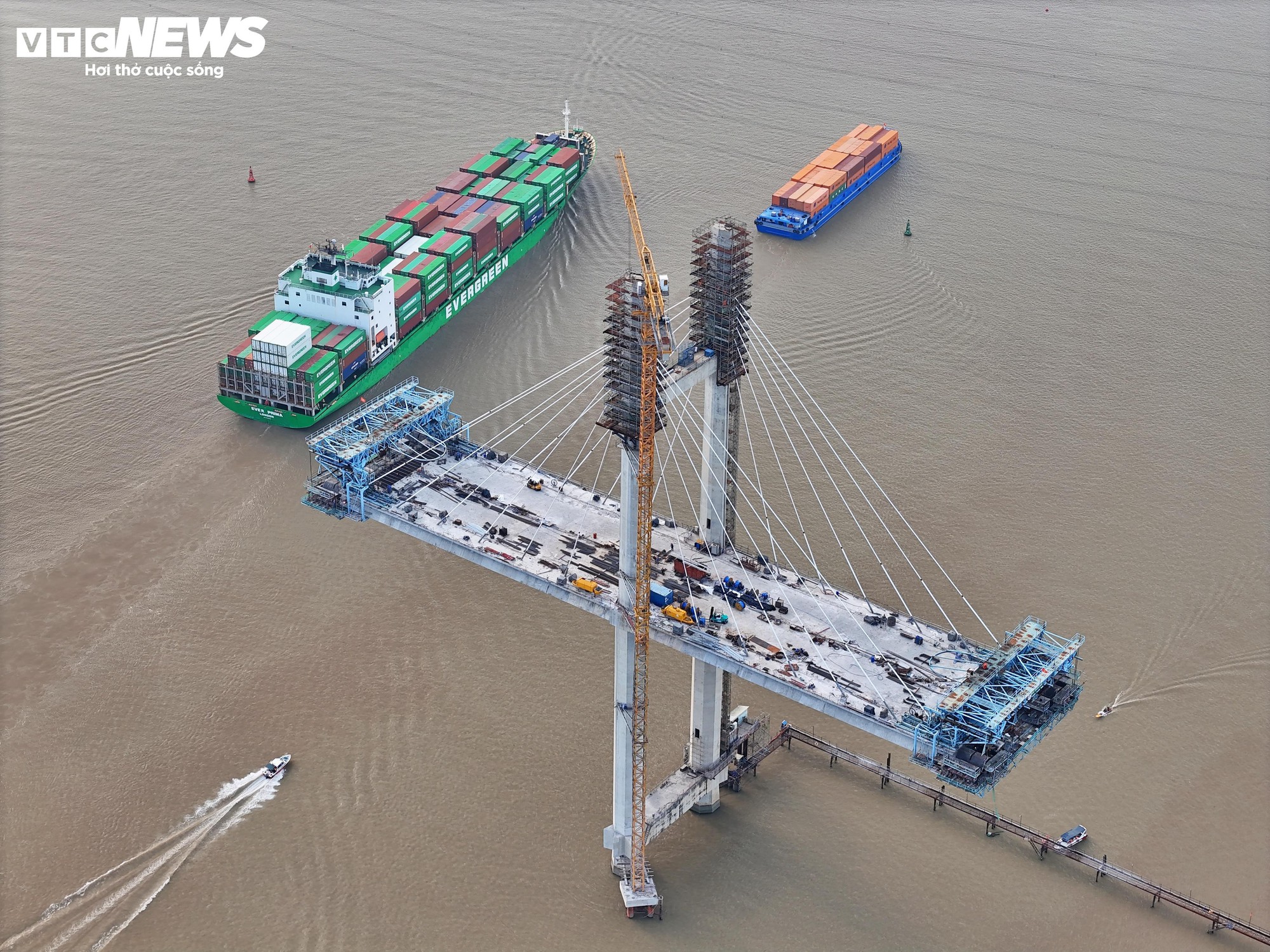 Cận cảnh đoạn cao tốc chưa thể khai thác do thiếu các điểm kết nối- Ảnh 9.