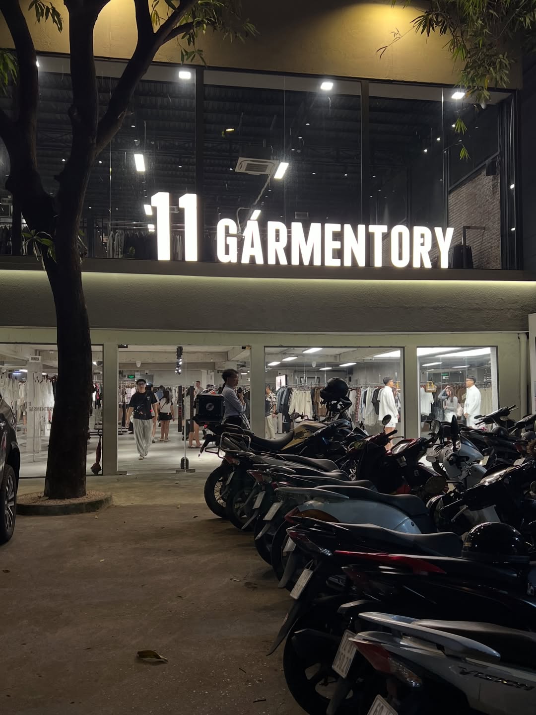 Tết Dương lịch “ăn nên làm ra”: Quán cafe, photobooth, thời trang doanh thu tăng 2-3 lần, xe ôm công nghệ kiếm 1,5 triệu/5 tiếng- Ảnh 12.