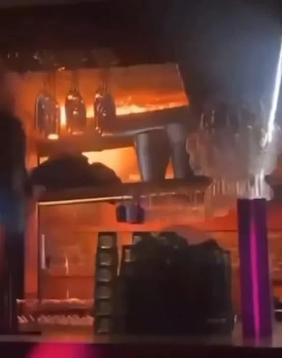 "Tôi đã thấy ​​nhiều người bị cháy": Nhân chứng kể lại khoảnh khắc kinh hoàng trong vụ cháy quán bar Thụy Sĩ- Ảnh 1.