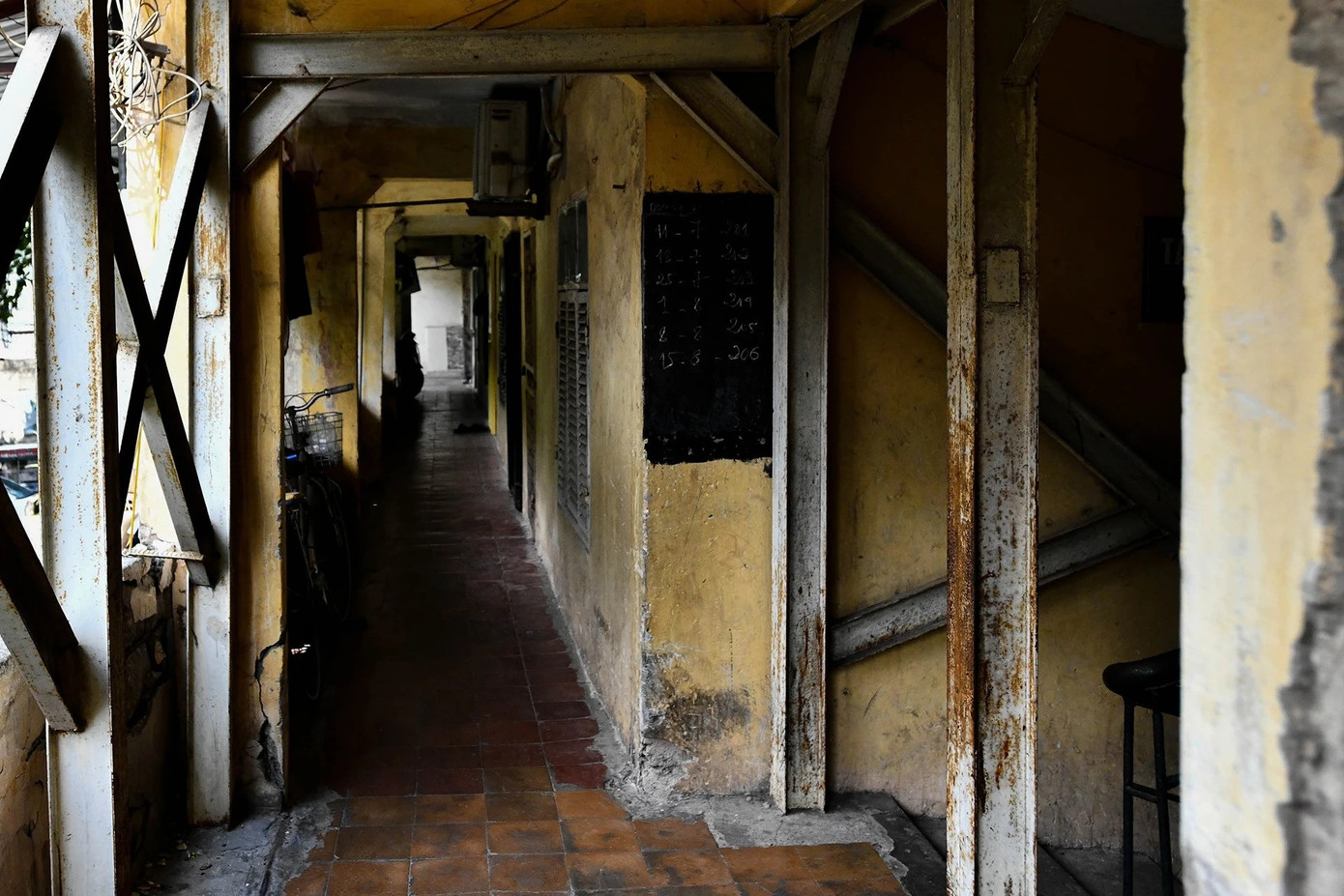 Hà Nội thông tin về tiến độ cải tạo chung cư phải ‘chống nạng’ nhiều năm- Ảnh 1.