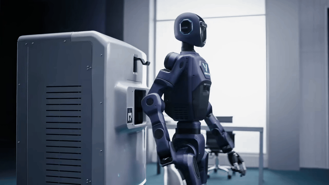 Robot hình người “Made in Vietnam” của tỷ phú Phạm Nhật Vượng chính thức ra mắt: có thể tự sạc pin mà không cần con người hỗ trợ - Ảnh 1.