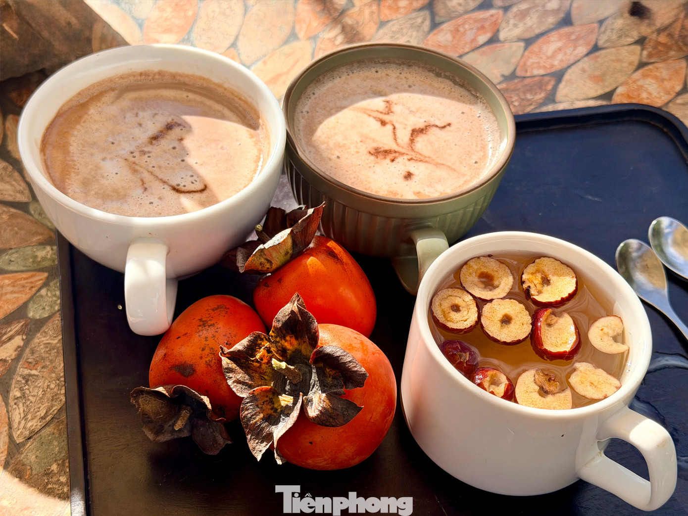 Du khách nô nức check-in giữa vườn hồng chất chill Đà Lạt- Ảnh 13.