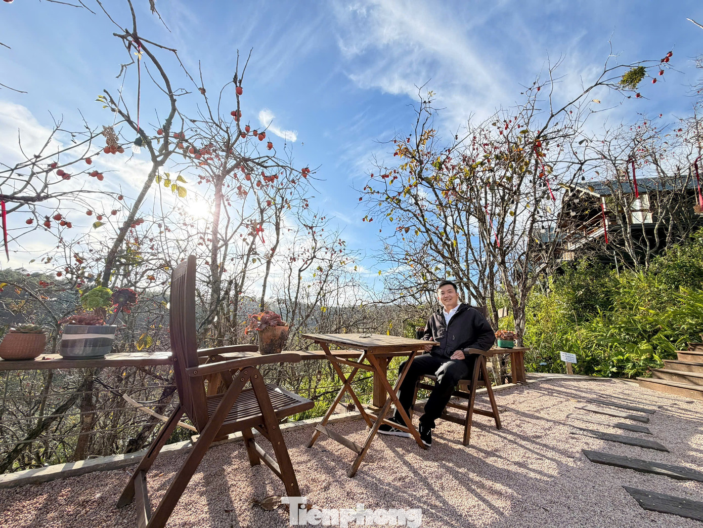 Du khách nô nức check-in giữa vườn hồng chất chill Đà Lạt- Ảnh 9.