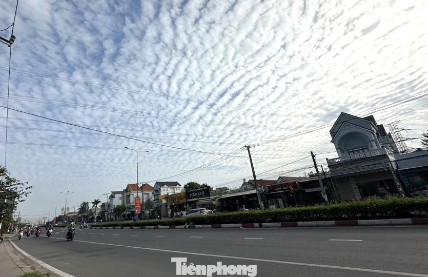 Giải mã hiện tượng ‘lưới mây’ bao phủ bầu trời TP.HCM- Ảnh 13.